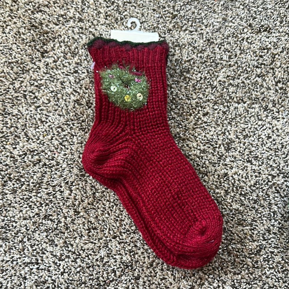 Red Knit Christmas Socks with Wreath Design